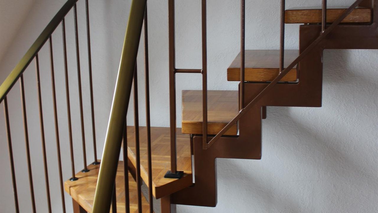 Treppe in Dachgeschoss Treppe in Dachgeschoss